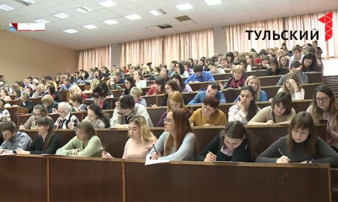 Для российских студентов, потерявших родителей, могут ввести льготы