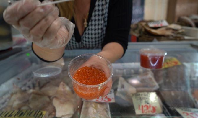 В России за год производство красной икры выросло в 2,6 раз