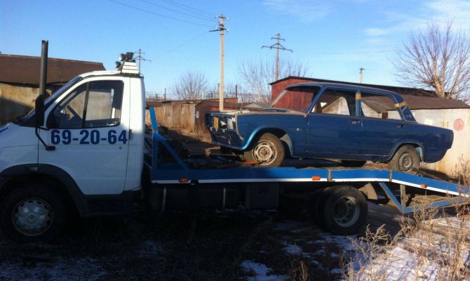 Москвич с помощью эвакуатора украл в Новомосковске автомобиль