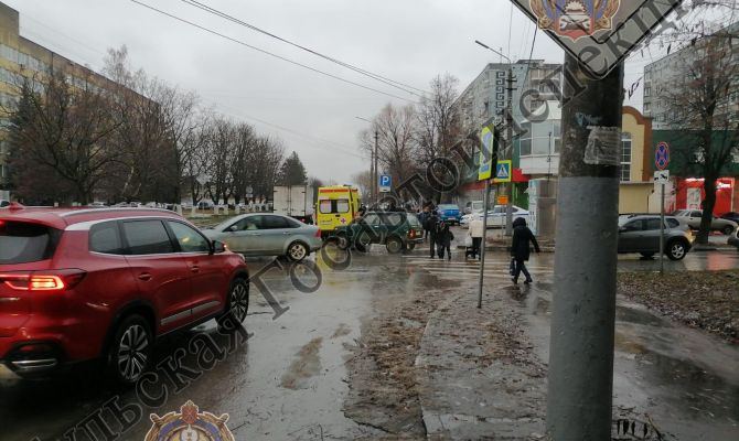 В Туле на пересечении улиц Ф.Смирнова и Сойфера сбили 62-летнюю женщину