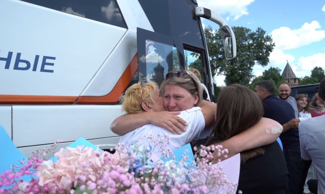 Тульские медики вернулись домой из Мариуполя