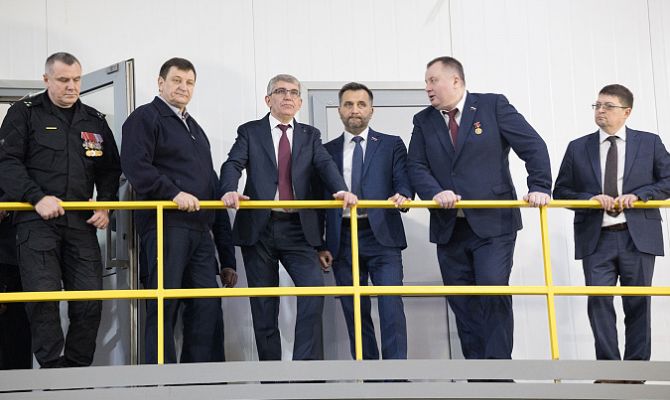 Губернатор Дмитрий Миляев посетил завод «Мехмаш»