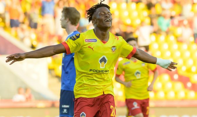 Джонатан Окоронкво из тульского "Арсенала" может стать лучшим нападающим августа в Первой лиге