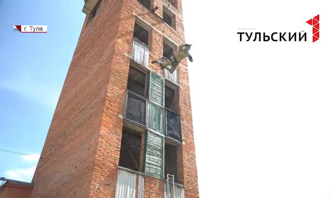 В Туле росгвардейцы отработали штурм захваченной высотки