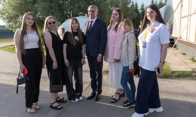 Дмитрий Миляев поздравил туляков с Днём молодёжи