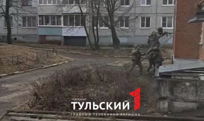 Опубликовано видео штурма многоэтажки в Новомосковске