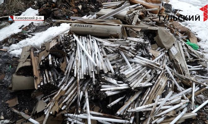 Тысячи ртутных ламп: под Кимовском обнаружили свалку ядовитых отходов