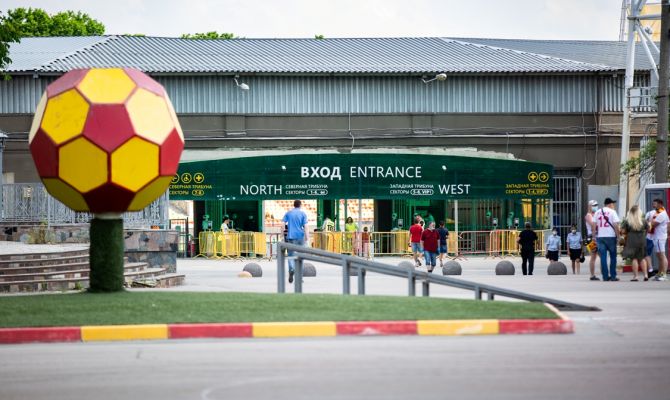 Туляк зажег дымовую шашку на трибуне и попал в "черный список" на 3 года