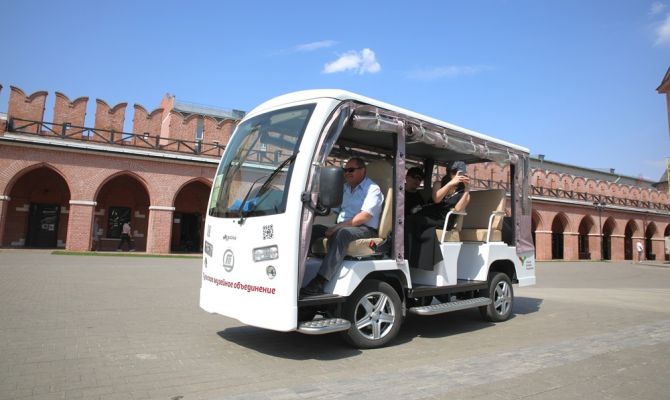 В Туле стартовал сезон экскурсий на электробусе