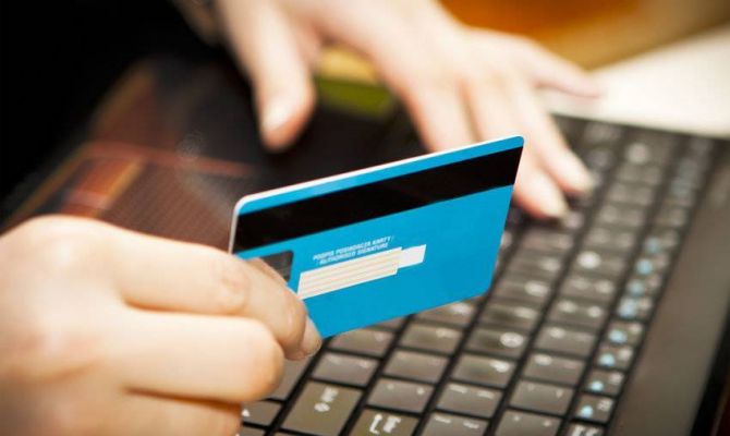 В России запретят продавать алкоголь через интернет за наличные