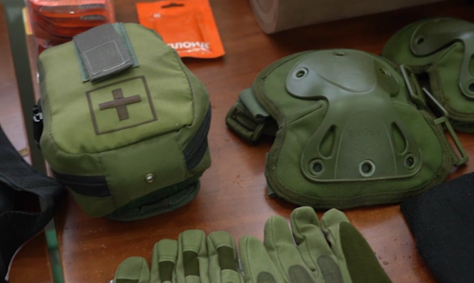 От фонарей до спальников: мобилизованным тулякам доставили дополнительное снаряжение в часть в Наро-Фоминске