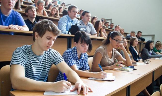 Количество бюджетных мест в российских вузах увеличено