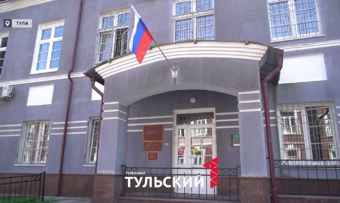 Парковка вместо газона: в Туле спор жильцов дома по проспекту Ленина  дошел до суда