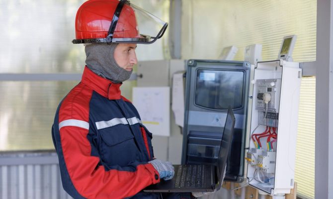 "Россети Центр и Приволжье" выполнили более 6,6 тысяч заявок на услуги в Тульской области