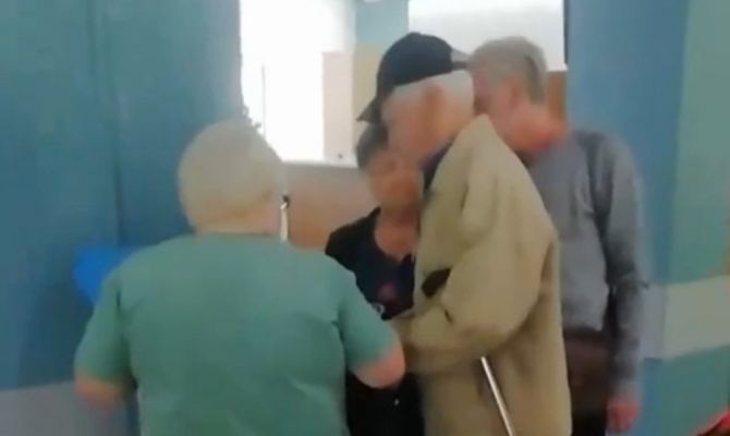 "Нет записи на 2 недели вперед": пациенты пожаловались на работу поликлиники в Новомосковске