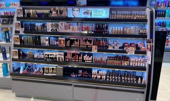 Тульские визажисты рассказали, почему нельзя стричь брови