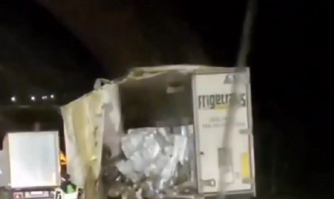 Из-за массового ДТП с фурами под Тулой трасса М-4 "Дон" встала в пробке