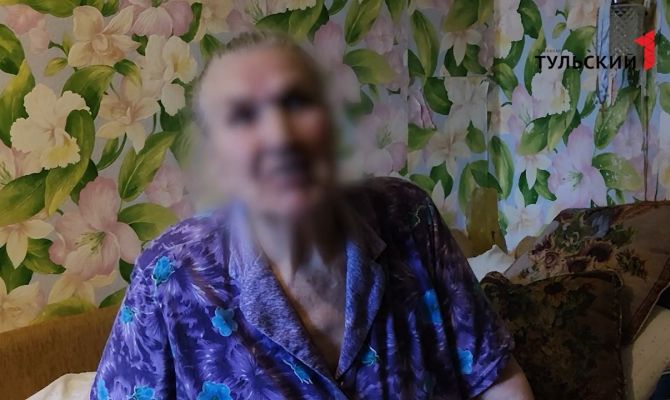 90-летняя тулячка сбросила мошеннику из окна 400 тысяч рублей