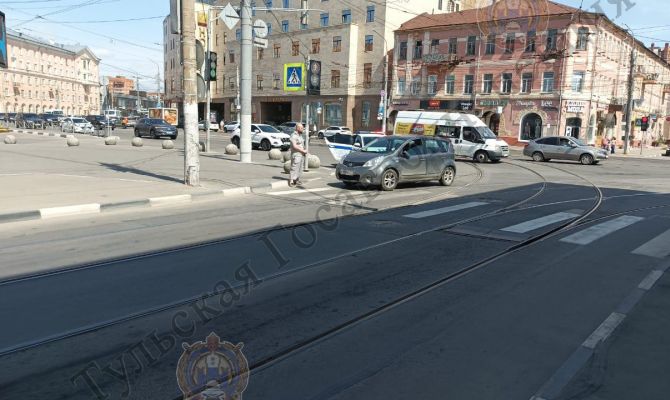 В центре Тулы сбили 47-летнего мужчину на самокате