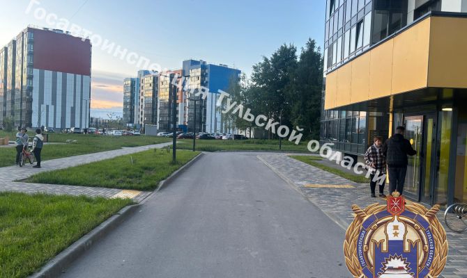 В Туле 8-летний велосипедист попал под колеса BMW во дворе дома