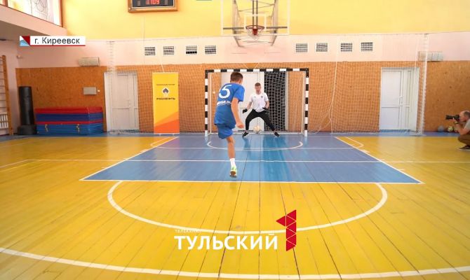 Футболисты тульского "Арсенала" стали детскими тренерами