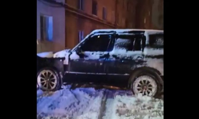 В Туле водитель Land Rover не давал машине «скорой помощи» отвезти пациентку в больницу