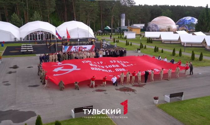 200-метровое Знамя Победы растянули под Алексином