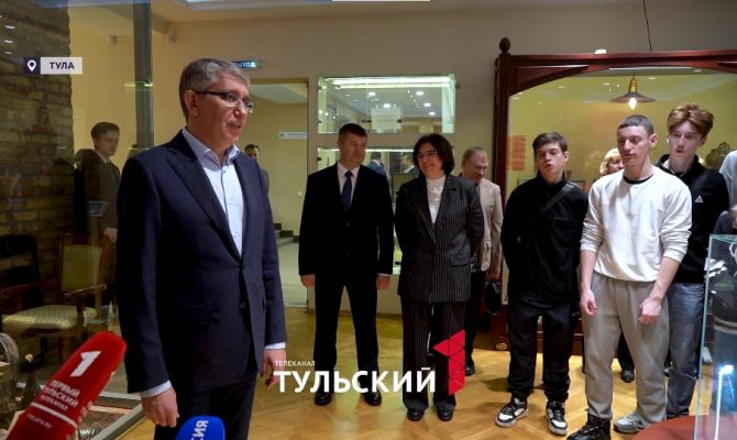 Дмитрий Миляев познакомил детей из ДНР с историей тульского края