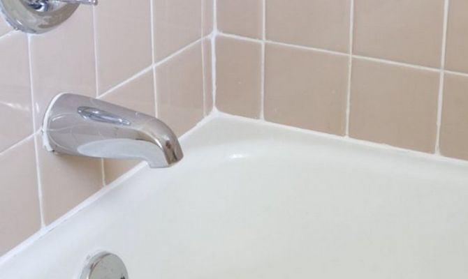 Врачи посоветовали россиянам не злоупотреблять горячей ванной