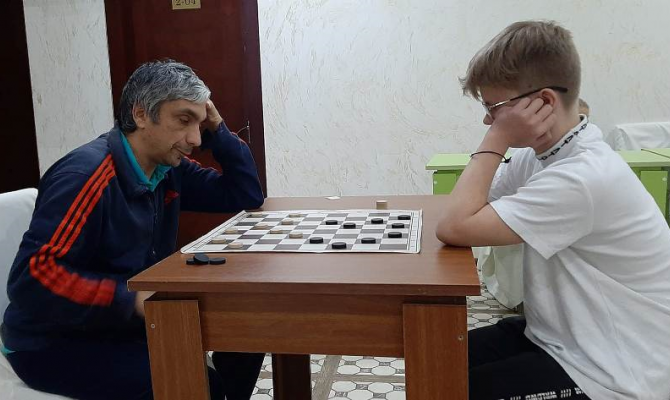 Туляк победил в этапе Кубка мира по шашкам 