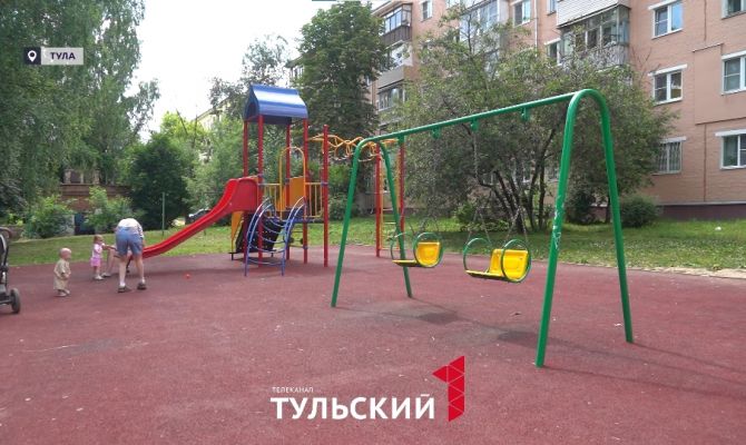 В Туле нашли опасные детские площадки