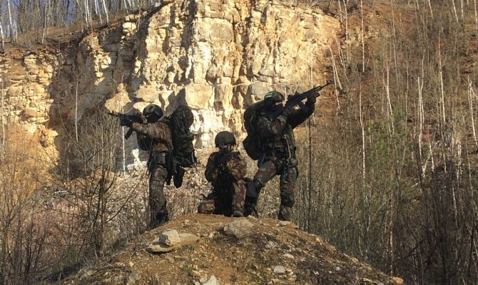 Бойцы тульской Росгвардии «ликвидировали» террористов и освободили заложников