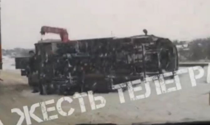 На трассе "Тула-Новомосковск" перевернулся грузовик