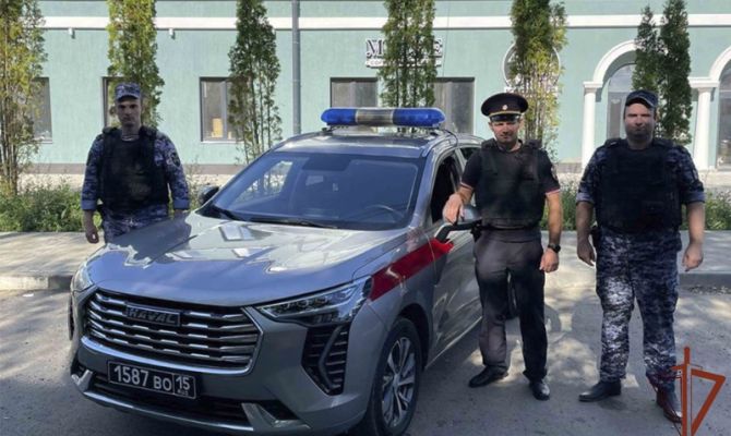 В Новомосковске росгвардейцы нашли потерявшегося ребенка