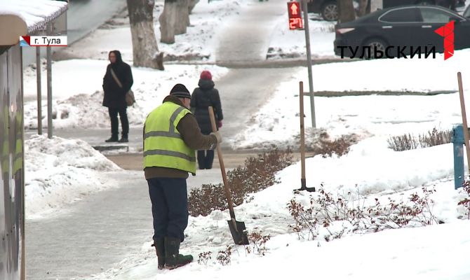 Травмы, растяжения и ДТП: туляки становятся жертвами гололедицы
