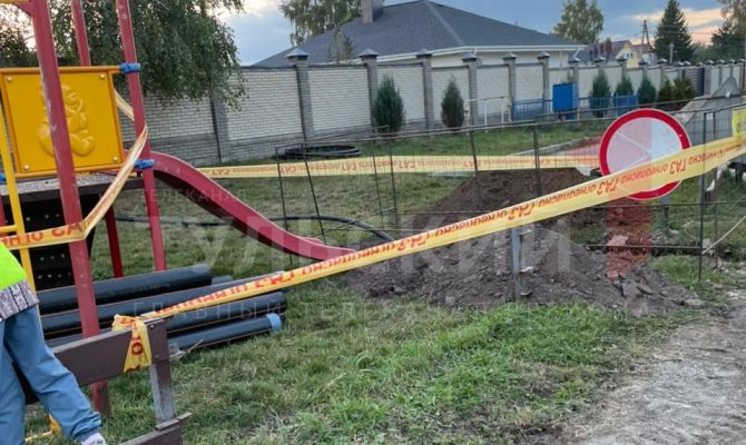 В тульском поселке собираются проложить газопровод в метре от детской площадки