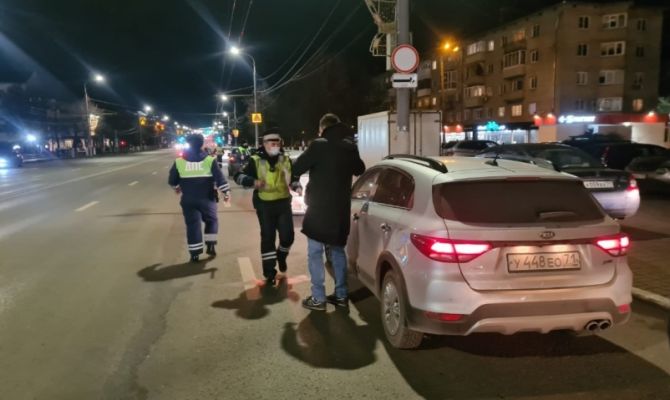 За одну ночь сотрудники Госавтоинспекции пресекли в Туле 69 нарушений Правил дорожного движения