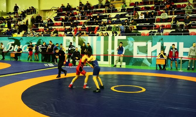 В Туле проходит Международный турнир по греко-римской борьбе