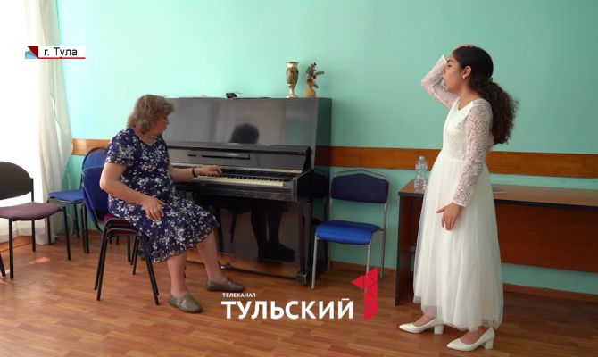 Юная певица из Тулы объяснила, зачем нужно трогать макушку рукой на высоких нотах