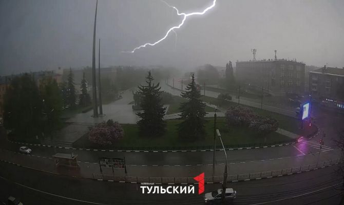 В Тульской области ожидается сильный ветер и гроза