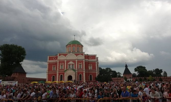 Больше 1,5 тысяч туляков смотрят в кремле матч Испания — Россия