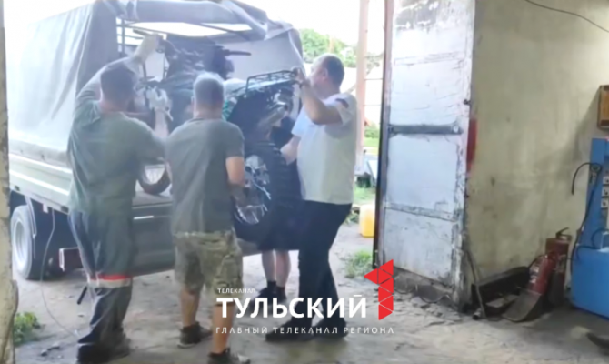 Тульская область передала бойцам СВО и военным медикам стройматериалы, технику и мотоциклы