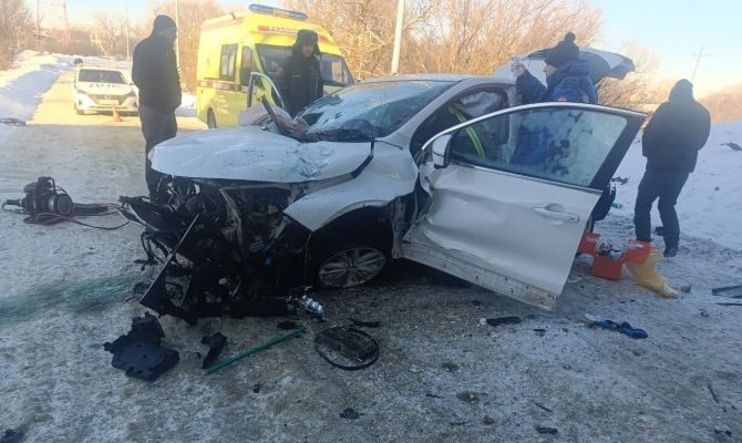 В Веневском районе легковушка упала с моста: пострадали 3 человека