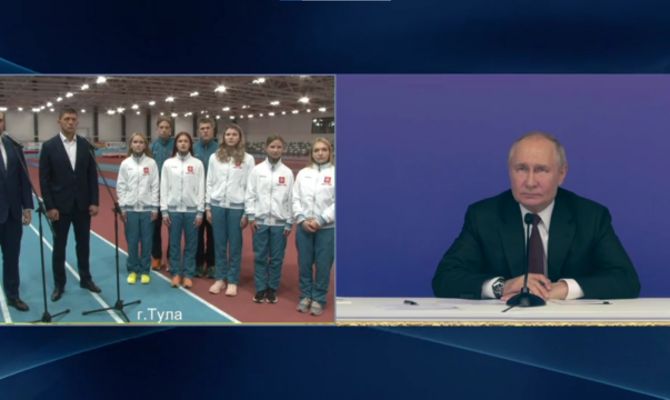 Владимиру Путину презентовали первый полноразмерный легкоатлетический манеж в Тульской области