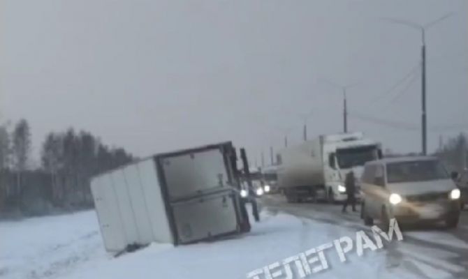 12 автомобилей устроили 4 ДТП на трассе М-2 "Крым" в Тульской области