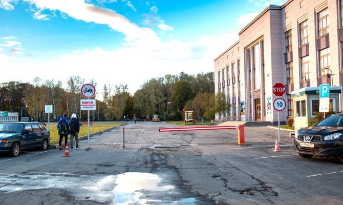 Тульский изобразительный музей представил артефакты из своих фондов на выставке в Калуге