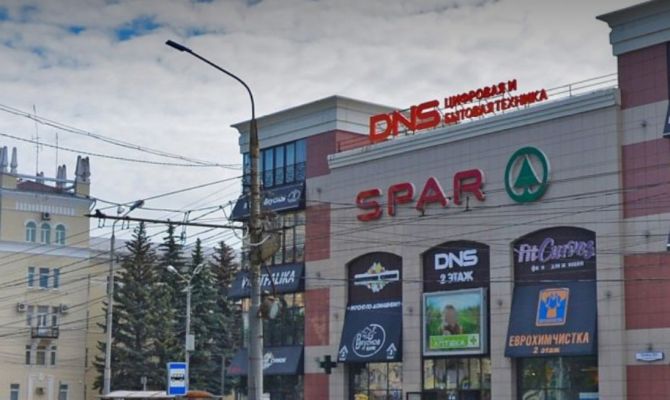 В Туле на две недели запретят стоянку у "Спара" возле стадиона