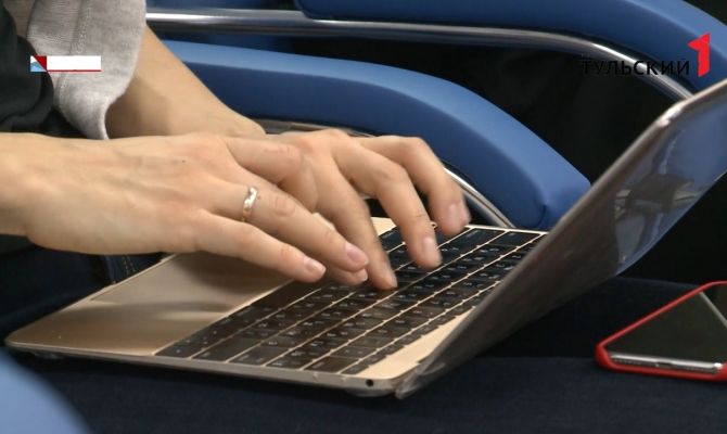 56% россиян в отпуске будут работать 