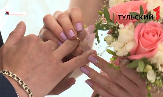 Российским семьям с невысоким доходом повысят выплаты