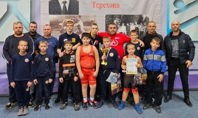 Туляки привезли медали с турнира по греко-римской борьбе